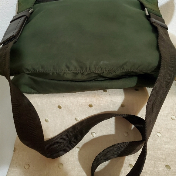 PRADA VINTAGE EBANO GREEN TESSUTO SPORT NYLON WOMEN'S CROSS BODY BAG - … - Picture 9 of 16